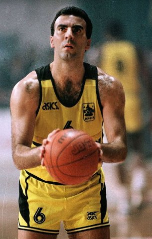 Nikos Gallis con Aris